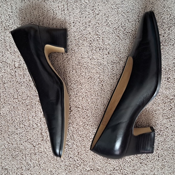 CALICO Low-heeled Leather Pumps - Picture 2 of 10